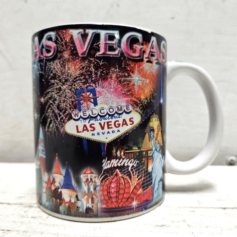 Las Vegas vintage ceramic coffee mug ☕️ w/ glittery firework 🎆 accents